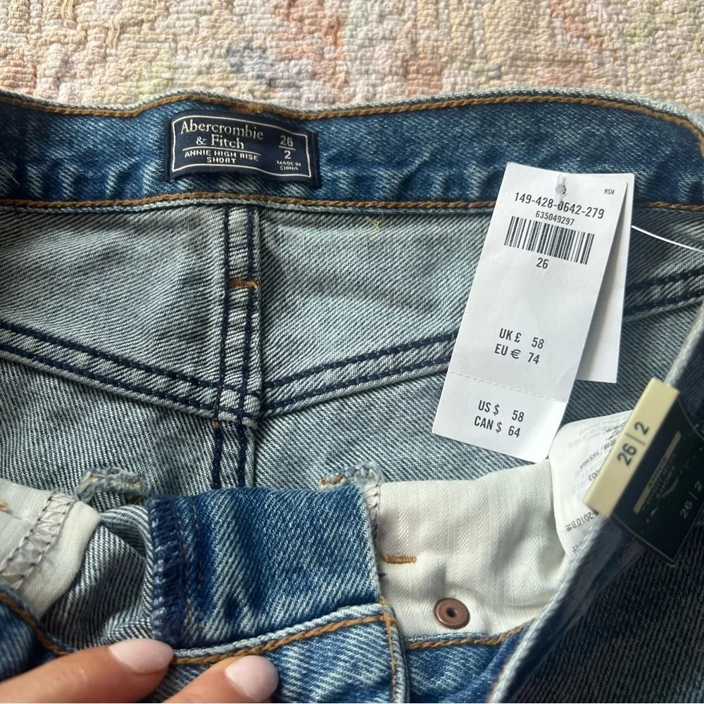 Abercrombie & Fitch Women's Distressed High Rise Jean Shorts New 26-2